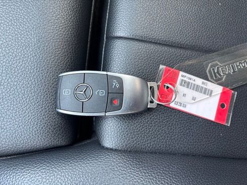 Used 2021 Mercedes-Benz GLB 250 image 14