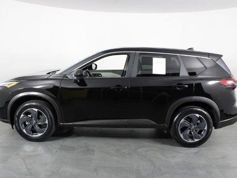 Certified 2025 Nissan Rogue SV image 12