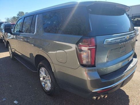 Used 2023 Chevrolet Suburban Premier image 8