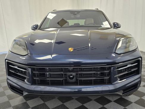 New 2025 Porsche Cayenne image 9