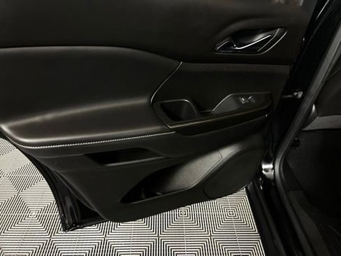 Used 2023 GMC Acadia SLT image 24