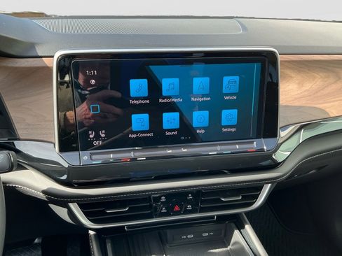 New 2026 Volkswagen Atlas SE image 16