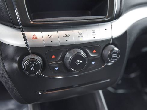 Used 2016 Dodge Journey SE w/ Flexible Seating Group image 20