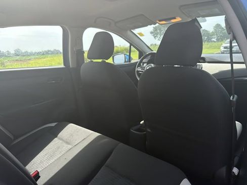 Used 2021 Nissan Versa SV FWD image 16