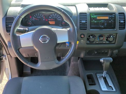 Used 2013 Nissan Frontier S image 22