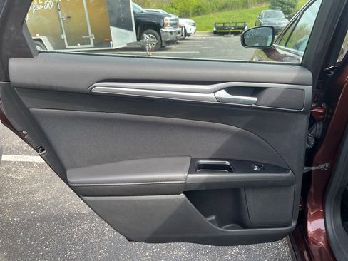 Used 2015 Ford Fusion SE FWD image 23