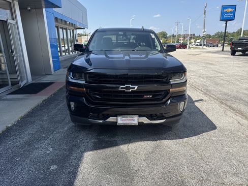 Used 2018 Chevrolet Silverado 1500 LT w/ All Star Edition AWD/4WD image 3