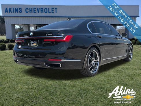 Used 2022 BMW 740i w/ Premium Package RWD image 7