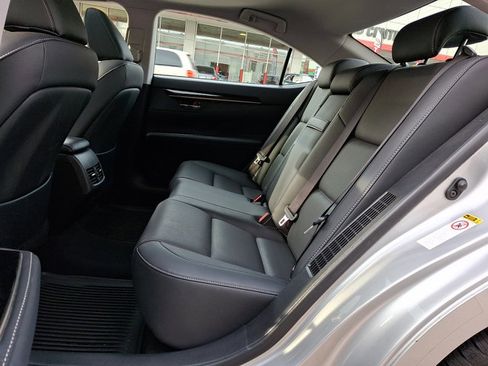 Used 2016 Lexus ES 300h image 10