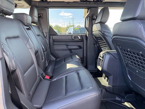 New 2025 Ford Bronco Badlands image 28