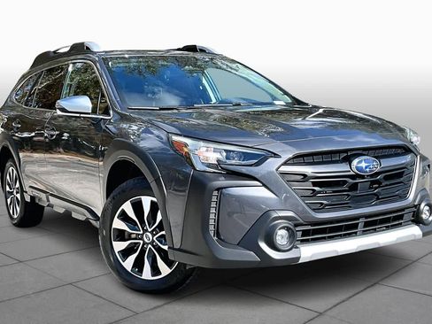 Used 2023 Subaru Outback Touring image 2