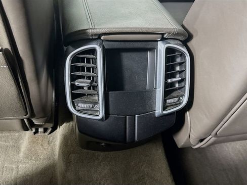 Used 2017 Porsche Cayenne S image 30