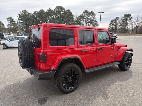 Used 2025 Jeep Wrangler Unlimited Sahara image 6