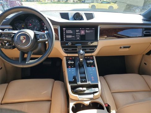Used 2022 Porsche Macan image 23