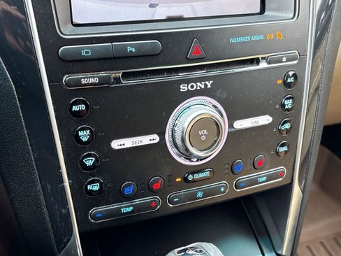 Used 2016 Ford Explorer Limited image 16