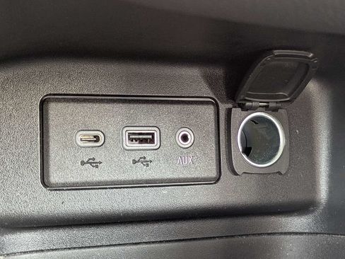Used 2020 Chevrolet Equinox LT FWD image 24