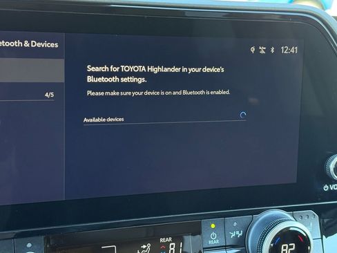 Used 2023 Toyota Highlander XLE image 18