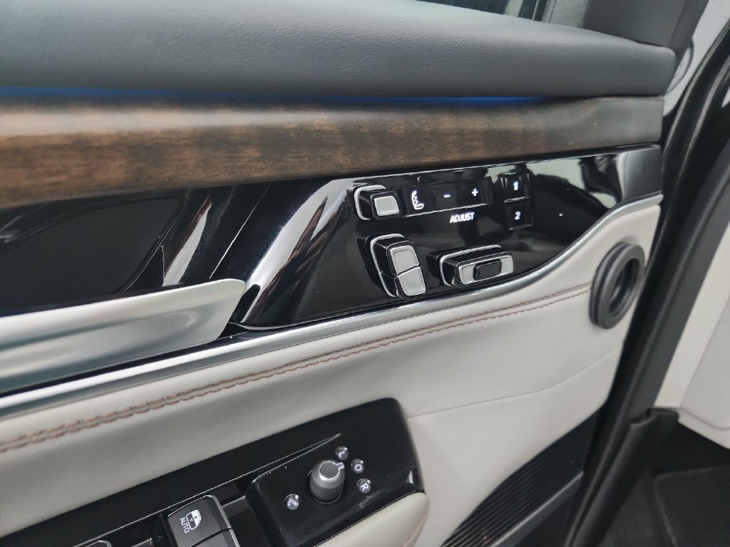 Certified 2024 Jeep Grand Wagoneer L 4WD image 22
