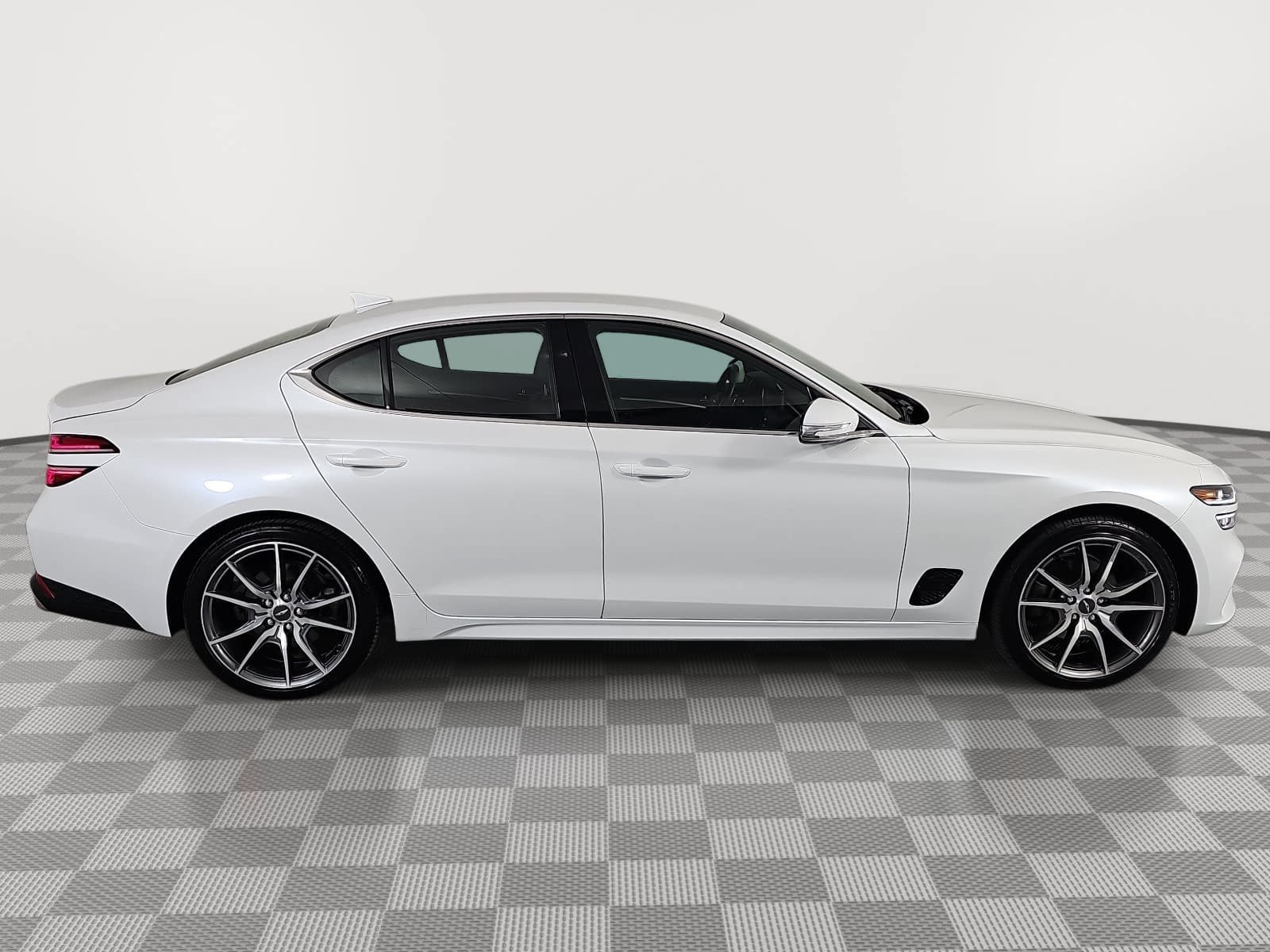 Used 2023 Genesis G70 2.0T AWD/4WD image 9