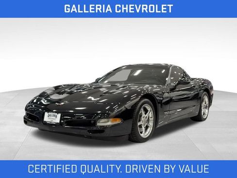 Used 2001 Chevrolet Corvette Coupe w/ Preferred Equipment Group2 RWD image 2