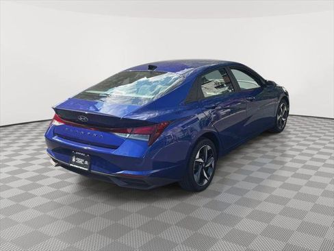 Used 2023 Hyundai Elantra SEL w/ Convenience Package FWD image 6