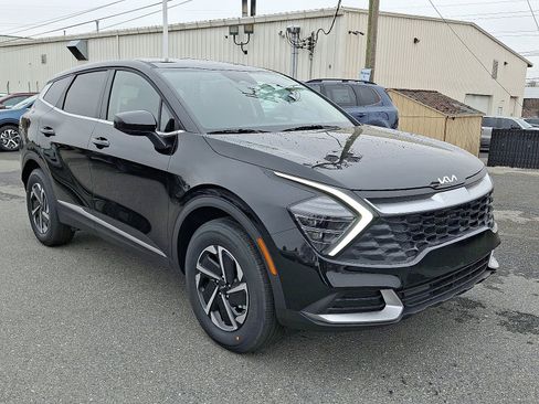 New 2025 Kia Sportage LX image 2