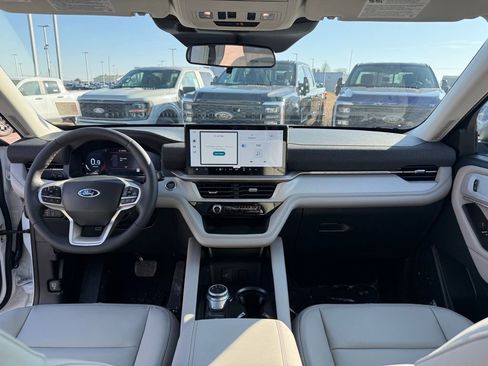 New 2026 Ford Explorer Active w/ Active Comfort Package AWD/4WD image 12