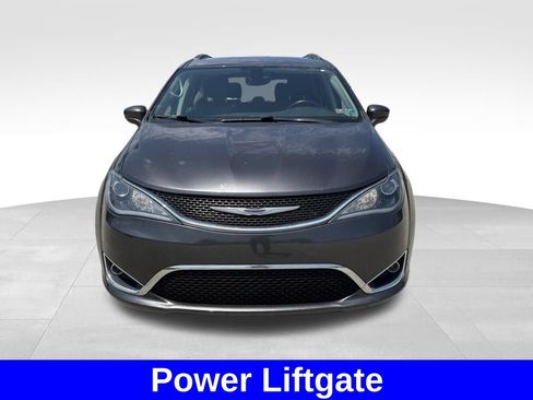 Used 2019 Chrysler Pacifica Touring-L FWD image 11