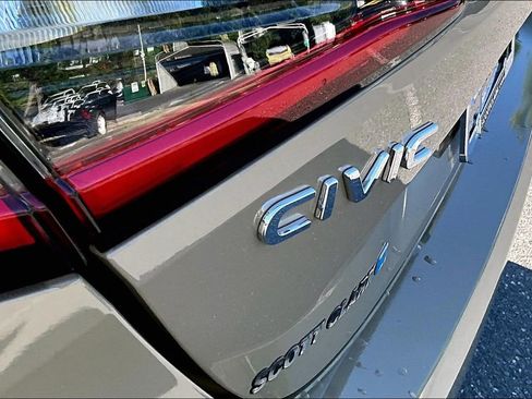 Used 2025 Honda Civic Sport image 24