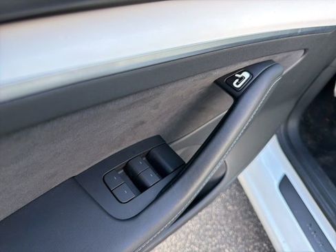 Used 2022 Tesla Model 3 Performance image 19