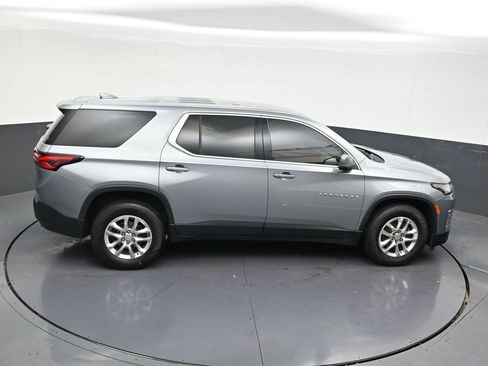Used 2023 Chevrolet Traverse LS FWD image 21