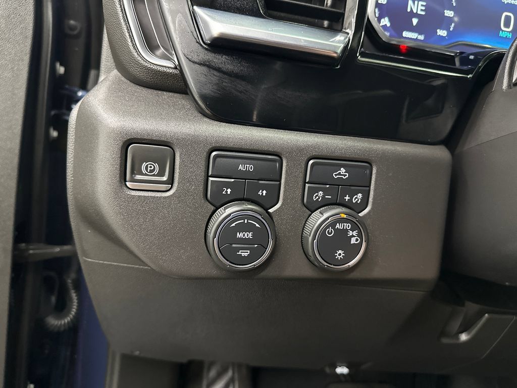Used 2022 Chevrolet Silverado 1500 LT AWD/4WD image 31