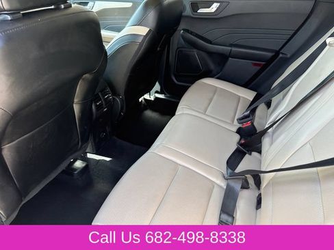 Used 2022 Ford Escape SEL w/ Technology Package FWD image 17