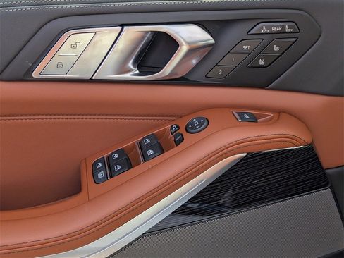 New 2026 BMW X7 M60i image 13