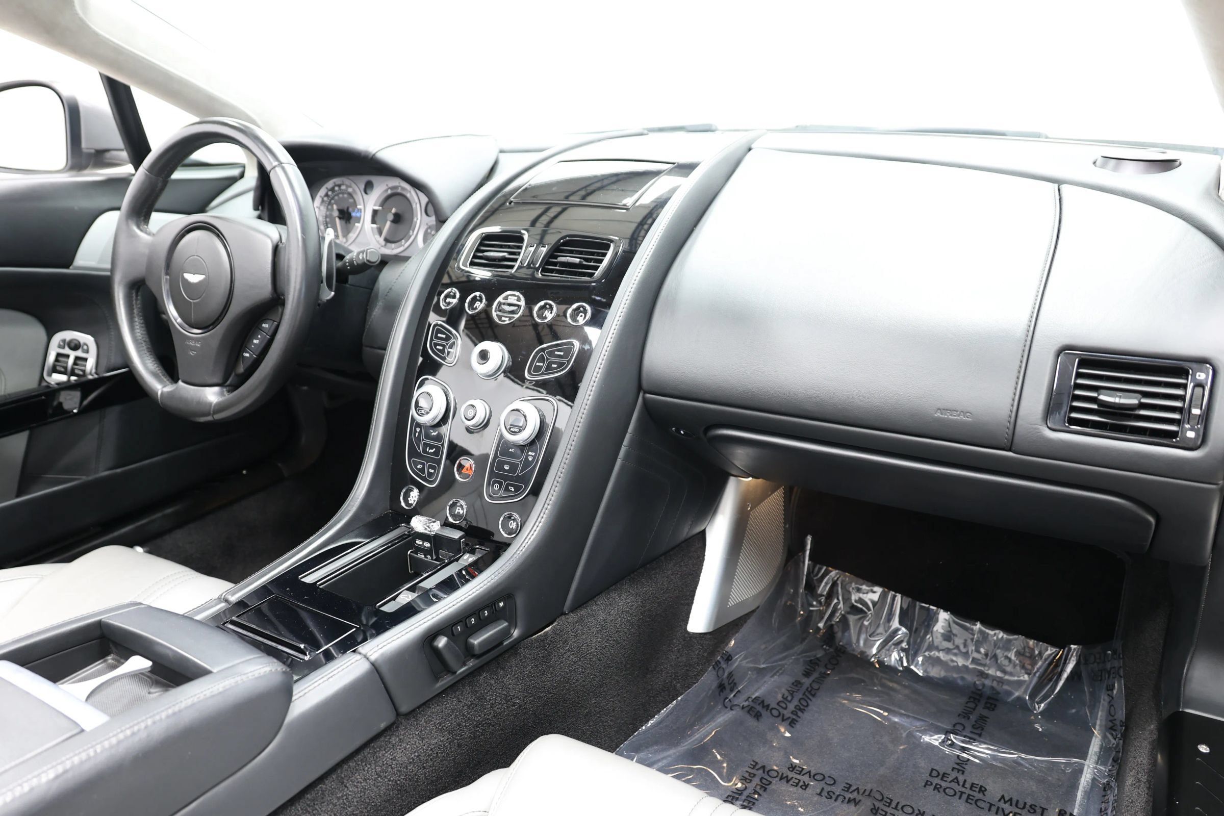 Used 2016 Aston Martin V8 Vantage S RWD image 58