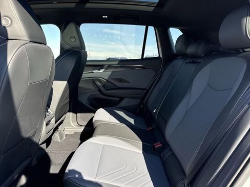 New 2026 Volkswagen Tiguan SE R-Line AWD/4WD image 9
