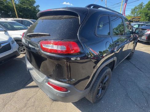 Used 2015 Jeep Cherokee Latitude w/ Comfort/Convenience Group AWD/4WD image 5