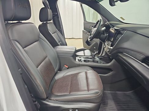 Certified 2023 Chevrolet Traverse High Country AWD/4WD image 13