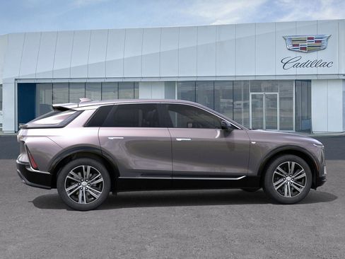 New 2026 Cadillac Lyriq Luxury image 5