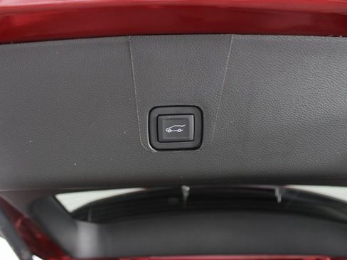 Used 2023 Chevrolet Traverse High Country image 25