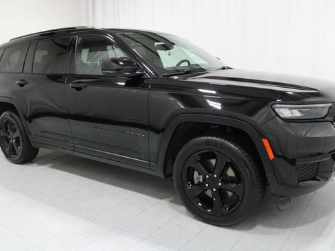 Used 2023 Jeep Grand Cherokee L Laredo AWD/4WD image 4