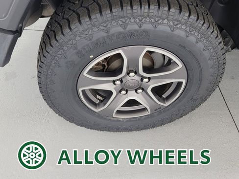 Used 2018 Jeep Wrangler Sport image 12