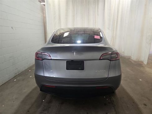 Used 2025 Tesla Model Y Long Range AWD/4WD image 5