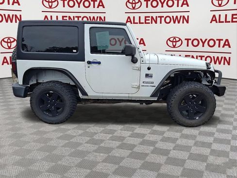 Used 2018 Jeep Wrangler Sport AWD/4WD image 9