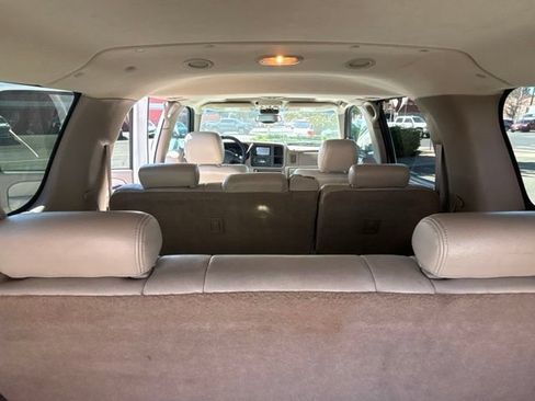 Used 2003 Chevrolet Suburban 2500 LT w/ LT Preferred Equipment Group AWD/4WD image 27
