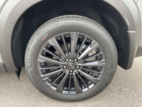 New 2026 Nissan Pathfinder SL w/ SL Premium Package AWD/4WD image 11
