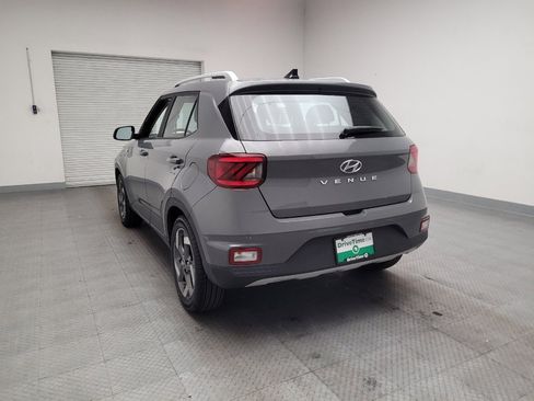 Used 2021 Hyundai Venue SEL FWD image 6