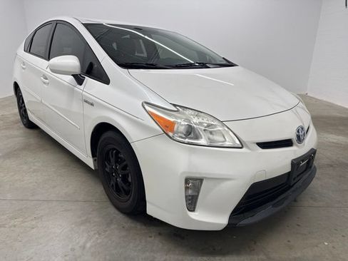 Used 2014 Toyota Prius Three FWD image 3