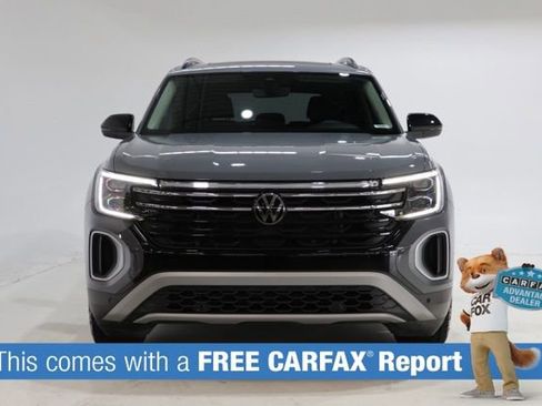 Used 2024 Volkswagen Atlas Peak Edition SE AWD/4WD image 2