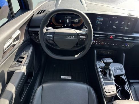 Used 2026 Kia Sportage EX FWD image 12